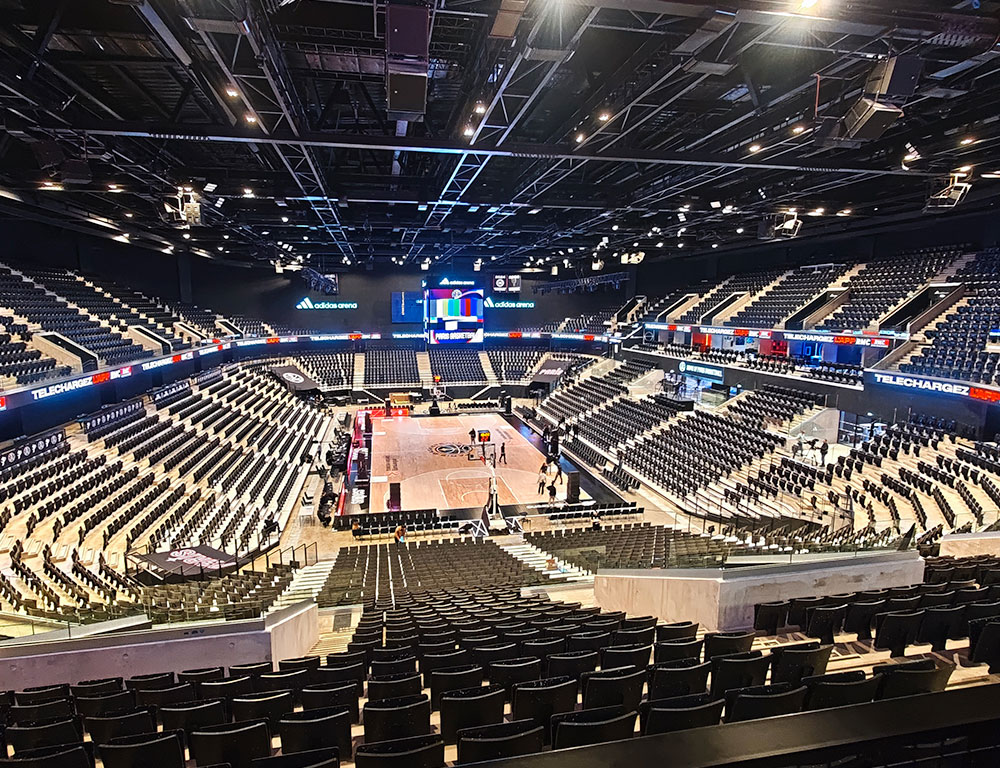 Digital Projection lights up the court with Paris Basketball